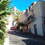 Acanto Aparthotel 4*