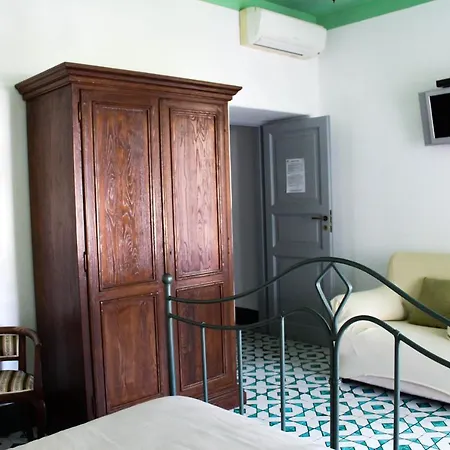 Acanto Aparthotel 4*