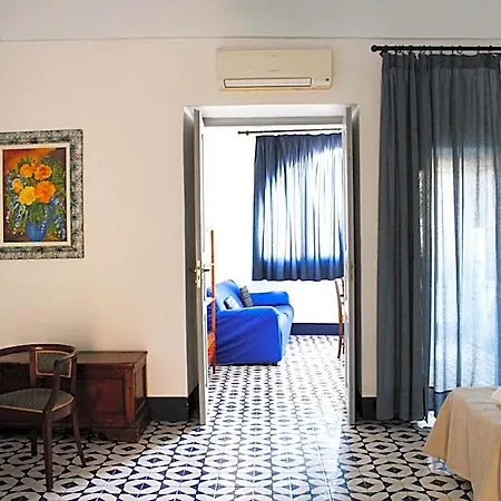 Acanto Lägenhetshotell 4*